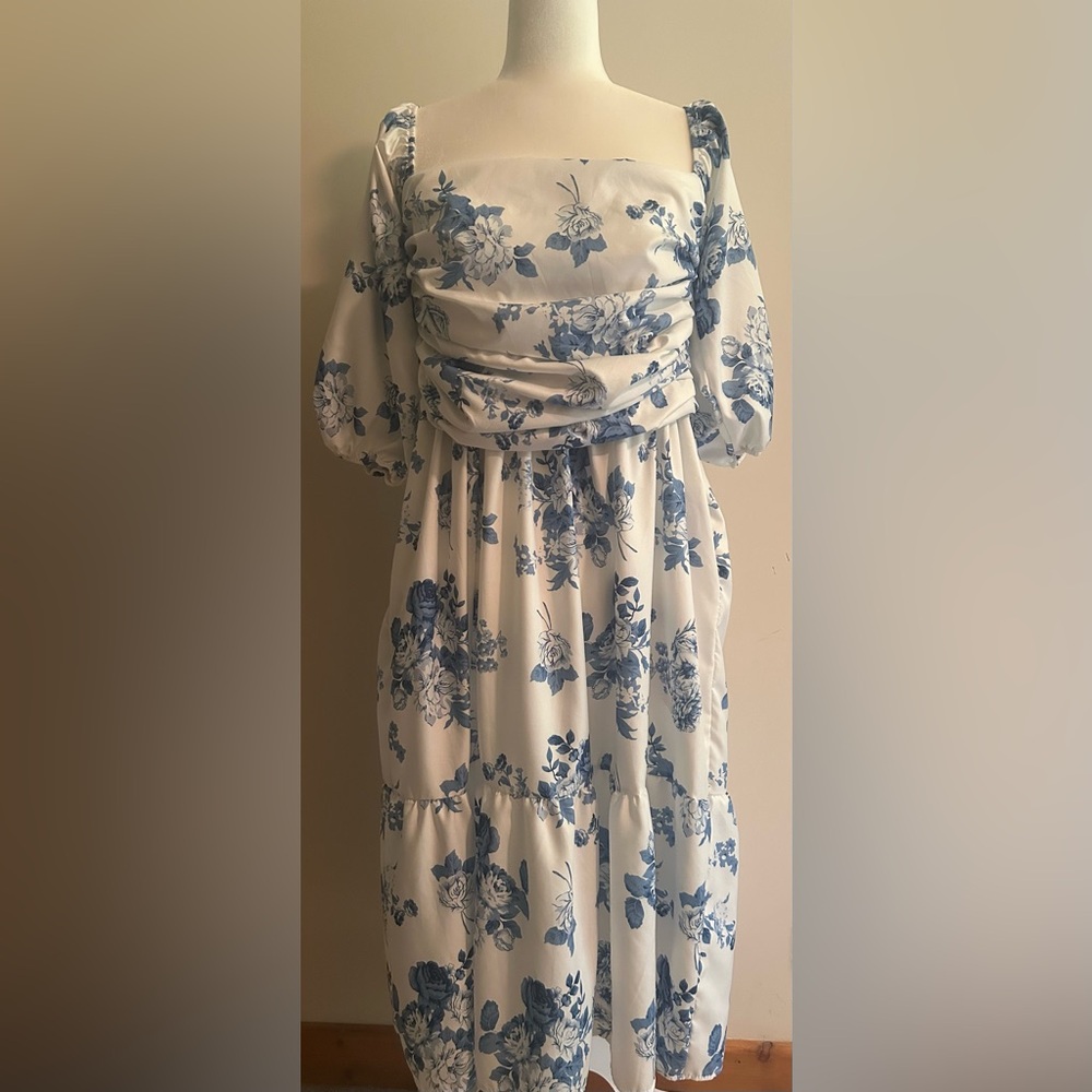 Floral Blue and White Dress with Pockets